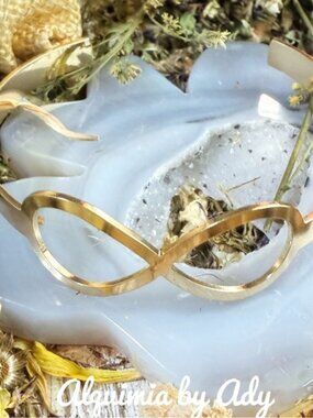 SPRING BASIC +Gold Infinity Bracelet